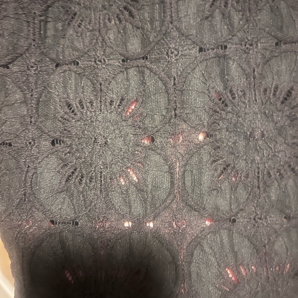 Charlie | Lace Islet Top - Picture 2 of 6